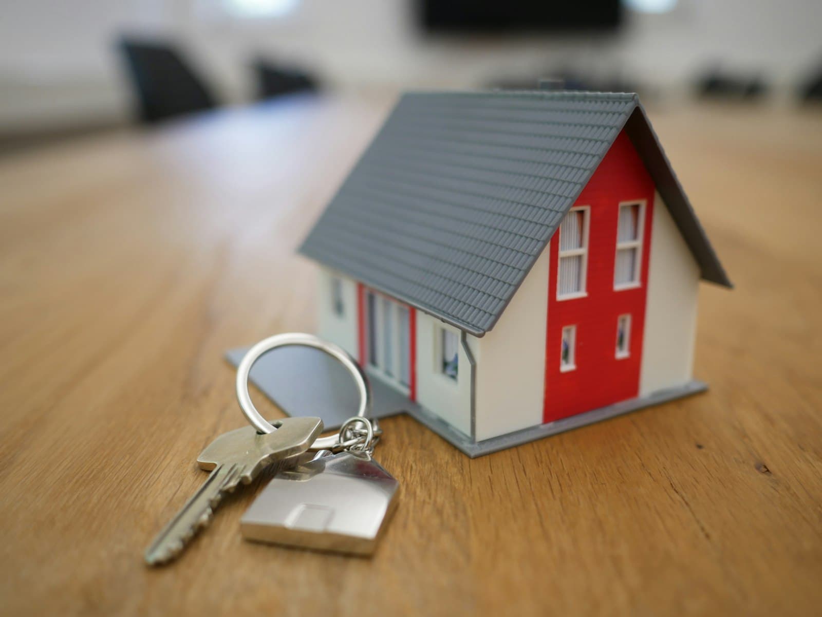 What Brentwood Sellers Actually Pay at Closing in 2026